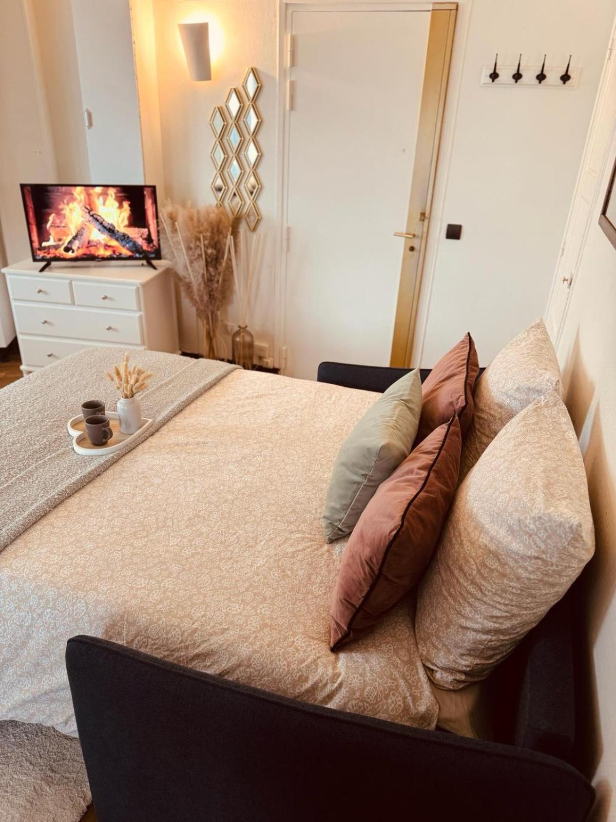Le Versaillais Gare/Chateau/Wifi/Netflix Wersal Zewnętrze zdjęcie